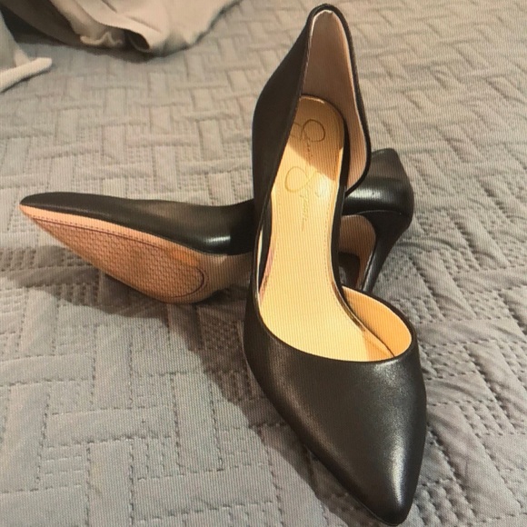 Jessica Simpson Classic Black Heels - Picture 3 of 3